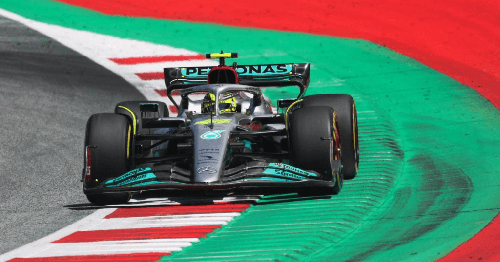 Dopo aver lottato per vedere la squadra vincere una gara nel 2022 all'inizio della stagione,Hamilton ora si sente molto più sicuro delle possibilità di vincere almeno un Gran Premio quest’anno con la Mercedes.