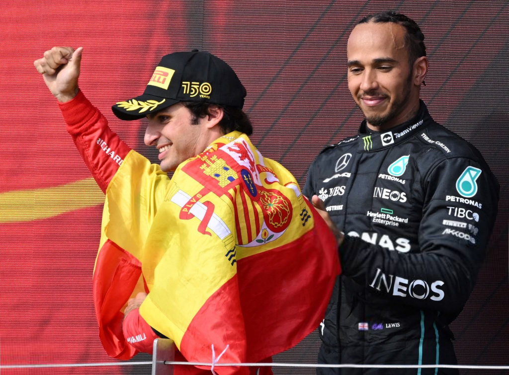 Il ritmo di Lewis Hamilton a Silverstone è stato spettacolare. In qualifica non poteva competere con Ferrari o Red Bull, ma in gara era chiaro che la freccia d'argento nelle mani del sette volte iridato lo rendeva un vero candidato alla vittoria