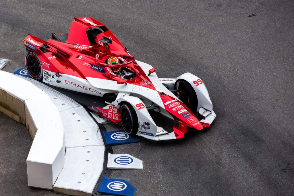 Fenestraz a bordo della Dragon