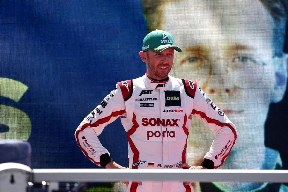René Rast sul podio dopo una gara di DTM