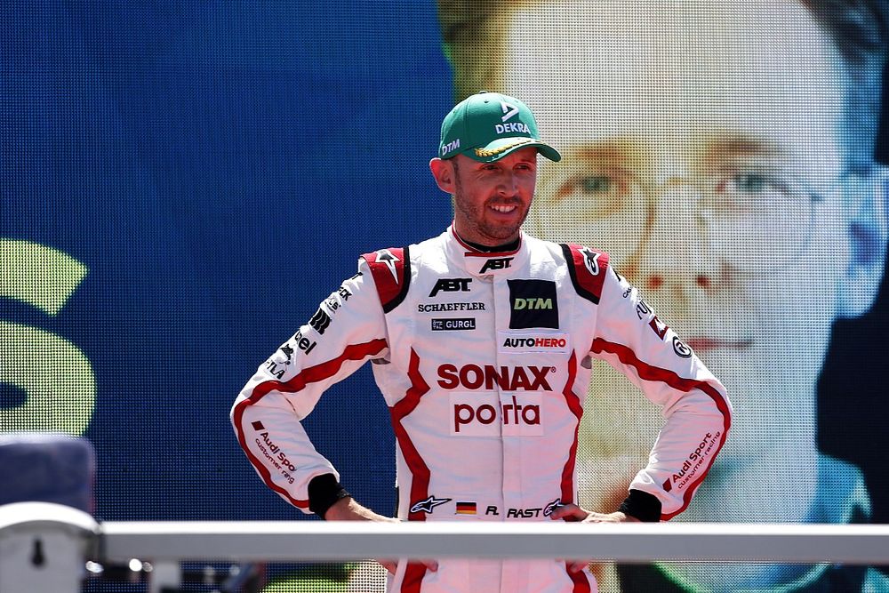 René Rast sul podio dopo una gara di DTM