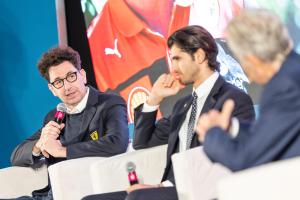 BINOTTO E GIOVINAZZI FORMULA ROSSA Nella foto Mattia BINOTTO Antonio GIOVINAZZI con Gianluca GASPARINI e Federica MASOLIN Festival dello Sport P imagefullwide