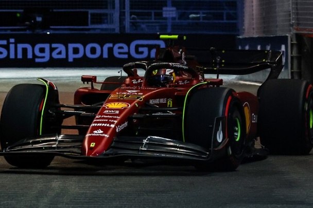 Sainz chiude le FP2 davanti a tutti, dietro di lui Charles Leclerc a circa 2 decimi. Russell 3° con un'ottima Mercedes e Verstappen 4°.