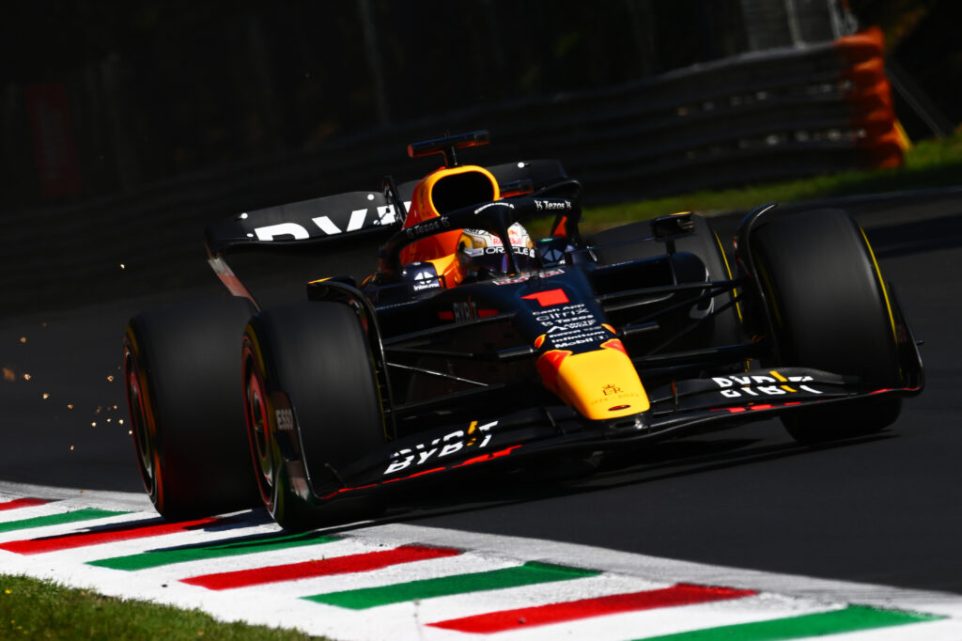 MONZA, ITALY - SEPTEMBER 10: Max Verstappen of the Netherlands driving the (1) Oracle Red Bull Racing RB18 on track during final practice ahead of the F1 Grand Prix of Italy at Autodromo Nazionale Monza on September 10, 2022 in Monza, Italy. (Photo by Clive Mason/Getty Images) // Getty Images / Red Bull Content Pool // SI202209100050 // Usage for editorial use only //