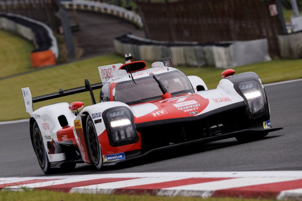 Prima fila tutta Toyota con Kamui Kobayashi che conquista la pole position nelle qualifiche della 6h del Fuji, 3º una buona Alpine.