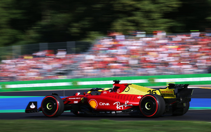 La F1-75 di Leclerc "vestita di giallo" per il GP di Monza