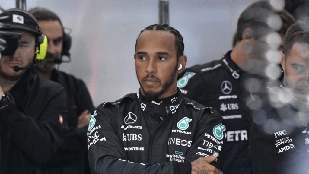 Lewis Hamilton ha elogiato il presidente della FIA Mohammed Ben Sulayem per l’approccio adottato finora durante il suo operato da Presidente, sostenendo la diversità in Formula 1 e mantenendo aperta la comunicazione con i piloti per il miglioramento dello sport.