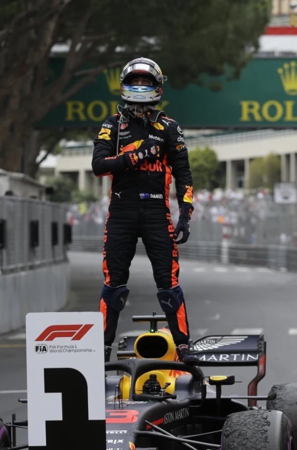 L’australiano è ormai ufficialmente fuori dalla F1 per la stagione 2023 ma riuscirà a tornare alla fine della prossima stagione?