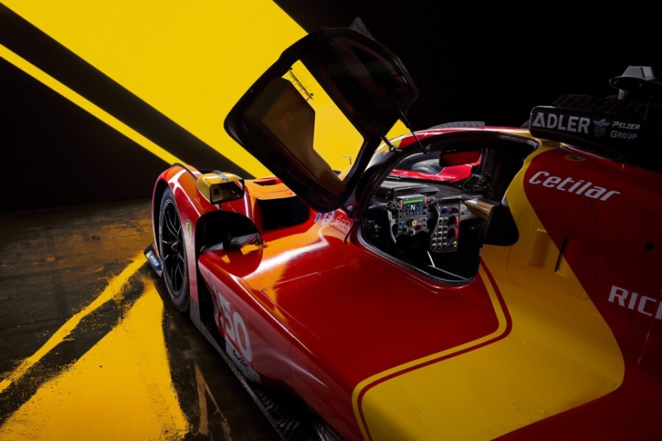 Ferrari presenta la 499P, l’Hypercar che sancisce lo storico ritorno alle corse di durata del marchio italiano.