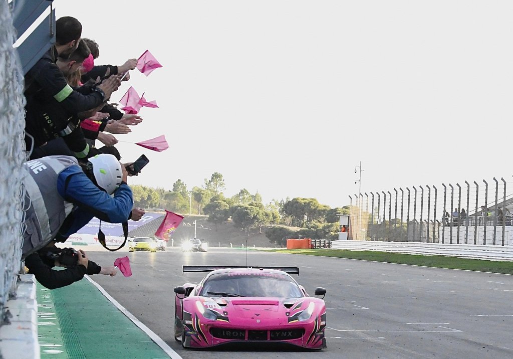 All'ultimo appuntamento del campionato ELMS 2022, il team Prema vince gara e campionato; in GTE le Iron Dames scrivono la storia.