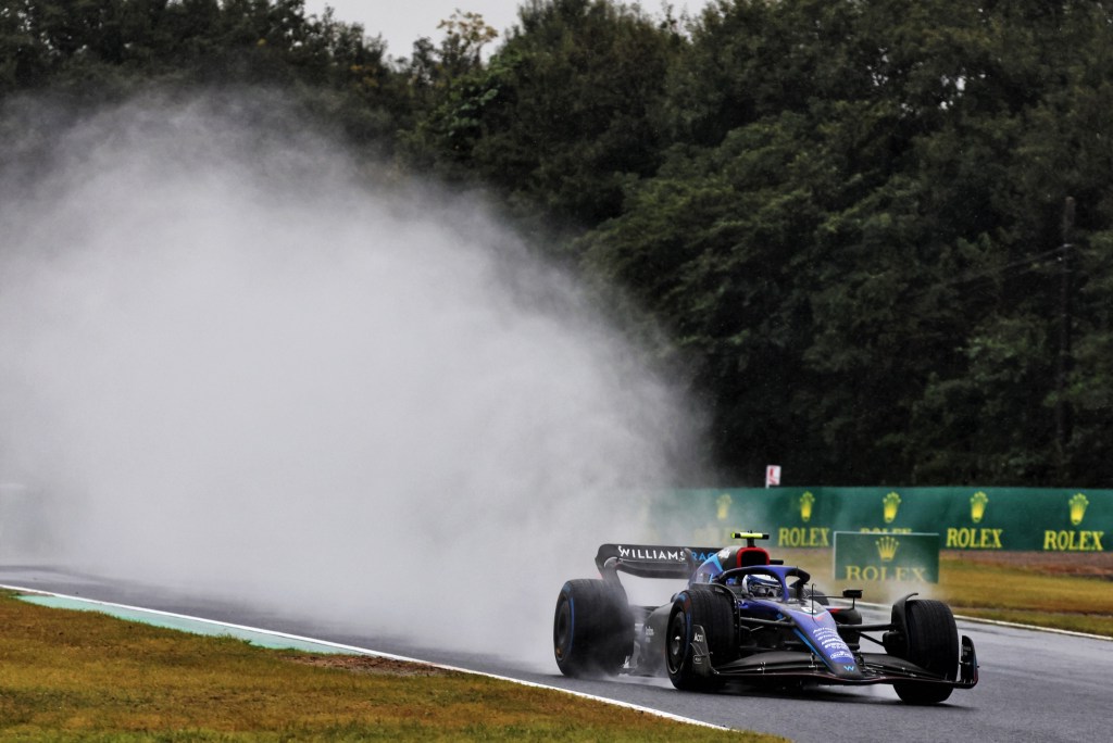 Un felicissimo Latifi, segna i suoi primi punti stagionali a Suzuka, dopo la scommessa vincente del passaggio alle intermedie.