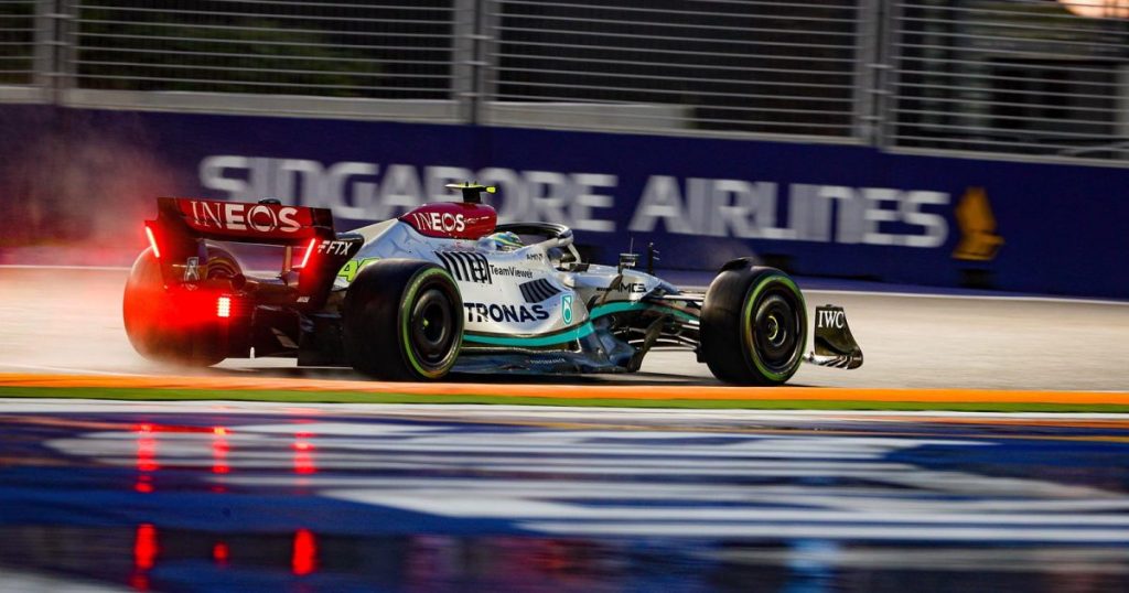 lewis hamilton singapore grand prix practice 1200x630 1