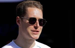Stoffel-Vandoorne-wearing-sunglasses-planetF1.jpg