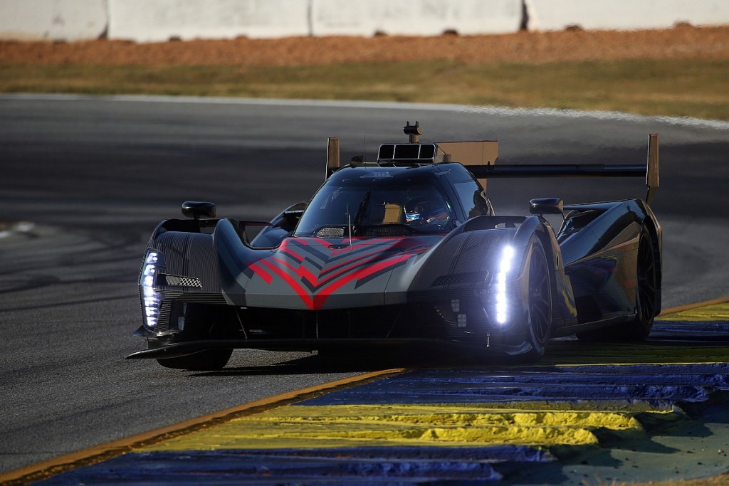 Cadillac, con la nuova V-LMDh che debutterà nel 2023, ha completato un'intera simulazione di 24 ore a Sebring.