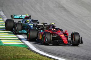 carlos sainz ferrari f1 75 lew