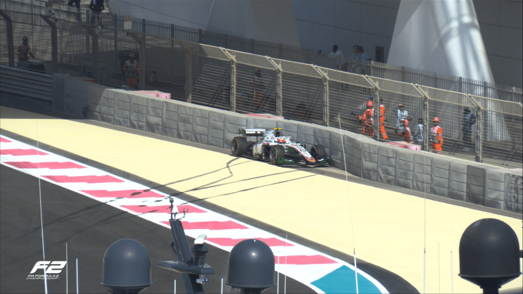 Ayumu Iwasa di DAMS ha chiuso in testa le prove libere per l'ultimo round di Formula 2 del 2022 sul circuito di Yas Marina, battendo Theo Pourchaire.