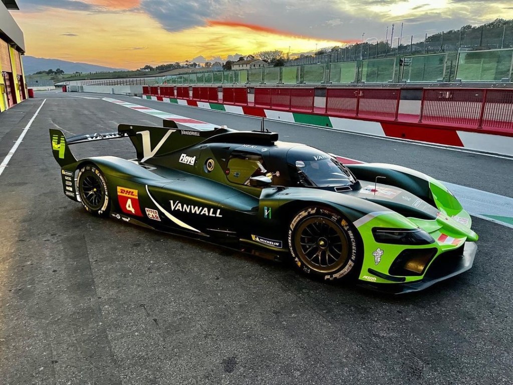 La Vandervell Vanwall ByKolles, in una nuova livrea, svolgerà alcuni test al Mugello per poi si trasferirsi al Paul Ricard.