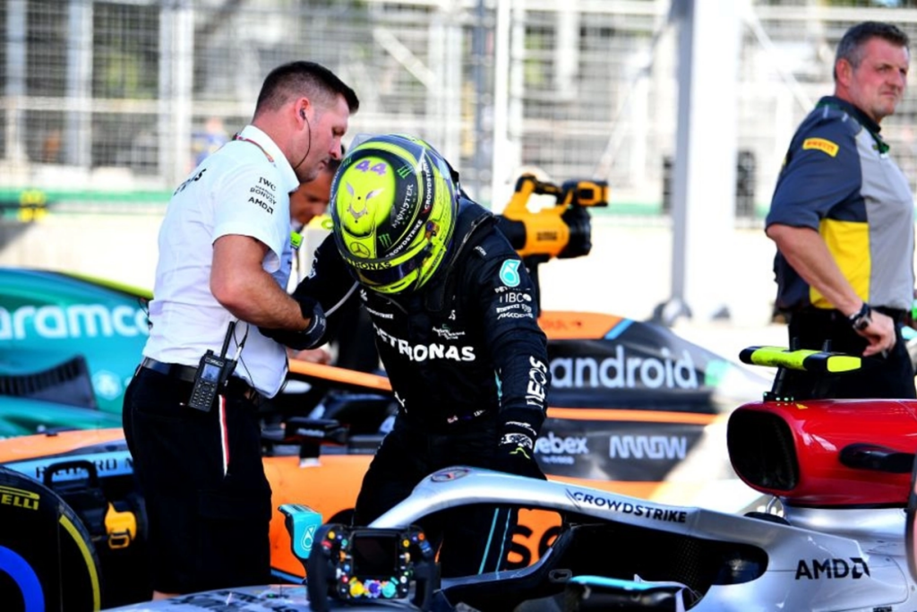 Lewis Hamilton Gran Premio Baku dolorante per porpoising