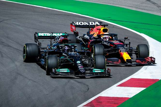 La Formula 1 aveva previsto di recarsi in Cina il prossimo aprile, anche se la situazione nel Paese asiatico in merito alle restrizioni dovute al covid-19 ha portato alla cancellazione del Gran Premio. Di fronte a questa situazione, il Portogallo si candida a sostituirlo in calendario. 
