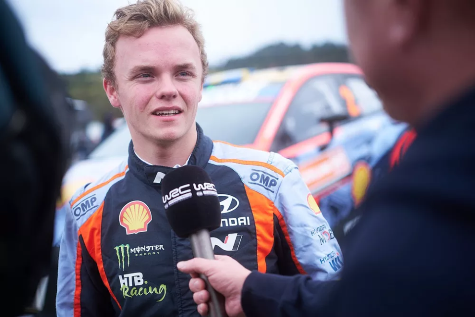 Oliver Solberg si unirà al top team Skoda Toksport per disputare un'intera stagione nel secondo livello del World Rally Championship - il WRC2 - il prossimo anno.