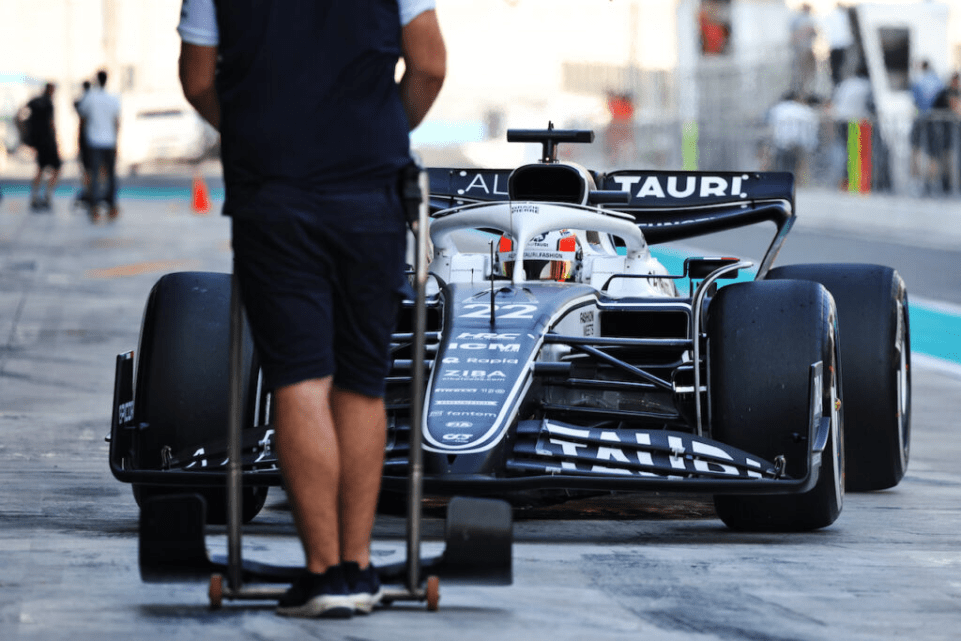 La Red Bull non esclude la cessione di Alpha Tauri, la sua squadra "B". I nuovi manager dell'azienda di bevande energetiche stanno studiando varie opzioni per il team della filiale, come ha ammesso il Dr. Helmut Marko.
