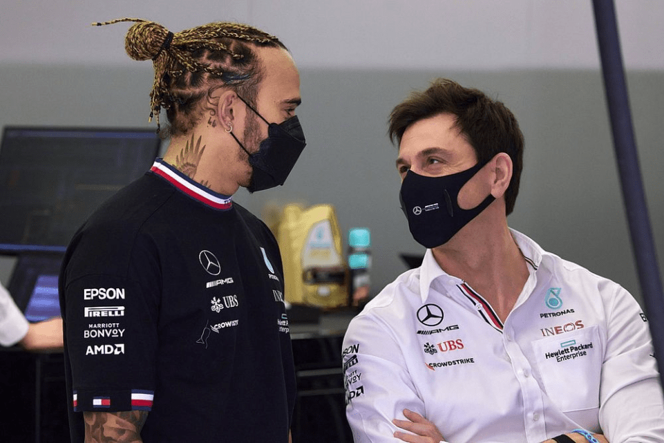 Il team principal della Mercedes Toto Wolff ha confermato che discutere un nuovo contratto con Lewis Hamilton è una priorità nella sua lista di cose da fare in questo inverno.
