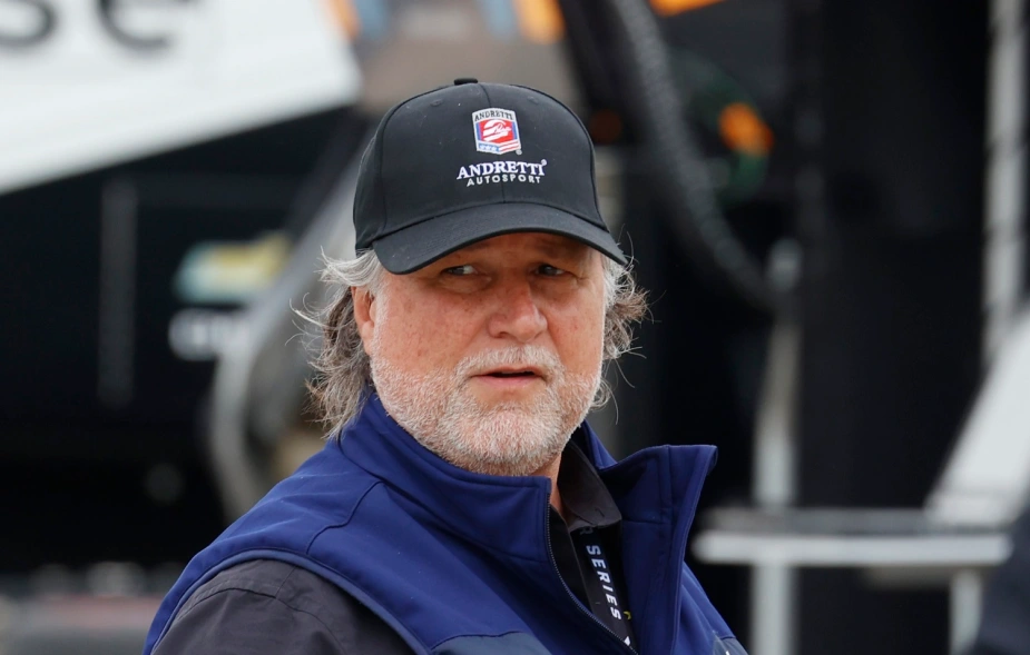 Michael Andretti non ha ancora gettato la spugna e sogna l’approdo in Formula 1. Per di più, assicura di essere arrivato "molto vicino" al tanto atteso via libera per entrare nel Circus in futuro e lavora ogni giorno per questo.