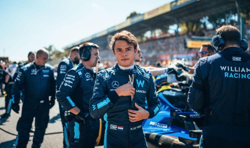 Nyck De Vries è nuovamente sceso in pista a bordo di una monoposto di F1. Test con McLaren al Paul Richard per l'Olandese.