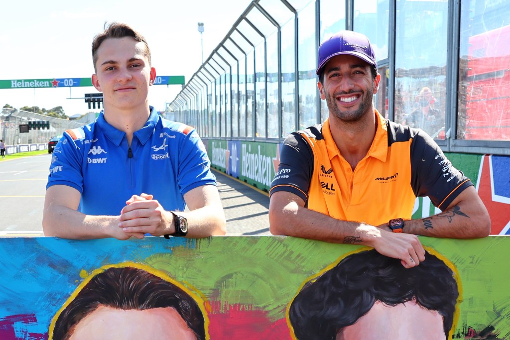 In vista del gp di Melbourne, ci siamo posti cinque grandi domande: dal dominio di Max ed il caos in Red Bull, alla FIA e Lewis Hamilton.