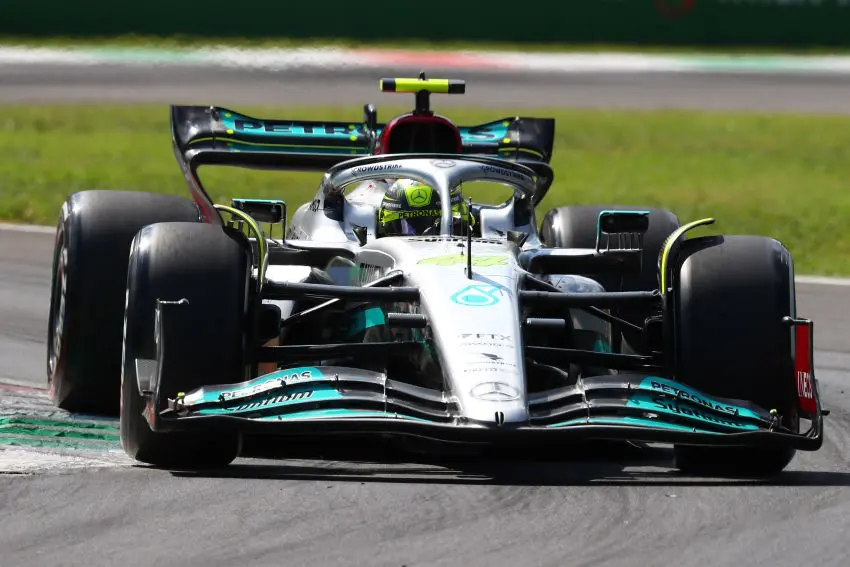 Lewis Hamilton ritiene che ci siano domande che è importante porsi all'inizio di ogni stagione di F1 per garantire che la sua motivazione sia ancora intatta.