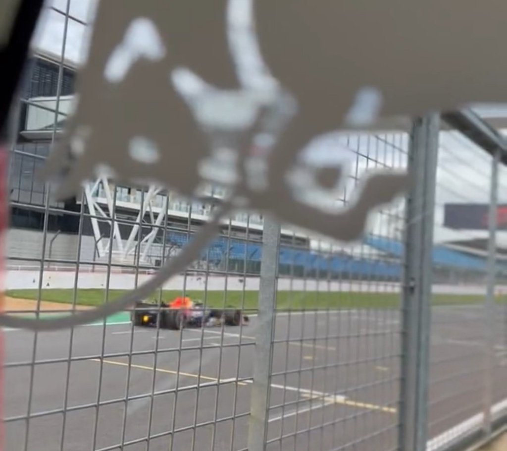 Un grande velo di mistero aleggia sulla scuderia austriaca, che tiene gelosamente segreta la sua nuova macchina.
