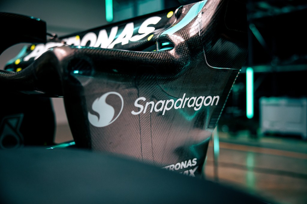 Mercedes W14 dettaglio ala posteriore