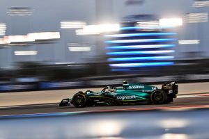 fernandoalonso astonmartin f1testing bahrain f1 formula1 1 1024x683 2