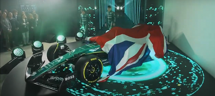 Aston Martin afferma che è stato "un grosso problema" mostrare subito la vera AMR23 durante la presentazione del team e non qualche altro modello con livrea 2023. Perché la stagione di lancio ha avuto un inizio deludente per molti fan, con le presentazioni di Haas, Red Bull, Williams e AlphaTauri che inizialmente mostravano solo finte auto nuove