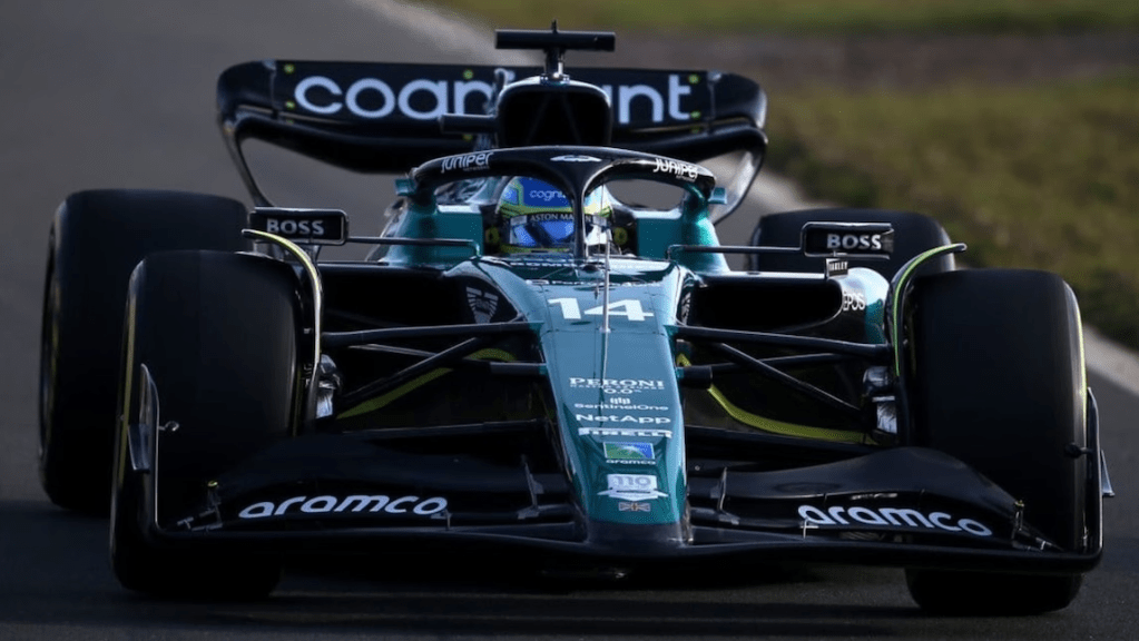 Fernando Alonso è pronto per la nuova avventura in Aston Martin: per il 2023 resta con i piedi per terra, ma sogna in grande per il futuro.