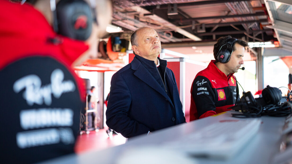 Il capo del team Ferrari, Frédéric Vasseur, avverte che in caso di problemi seri nei test del Bahrain, non ci sarà spazio di manovra per il primo GP. Il francese ha fatto l'esempio della McLaren dell'anno scorso, che ha lottato con i freni in pre-campionato e ha disputato una gara di apertura infelice.