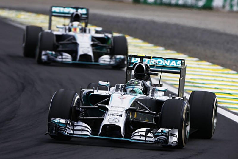 Il Team Principal della Mercedes, Toto Wolff, afferma che la RB19 è dominante come la scuderia tedesca all'inizio dell'era del motore turbo ibrido V6 nel 2014.