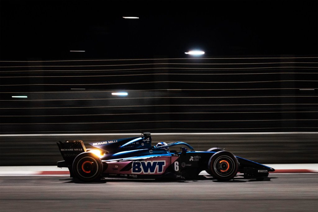 Victor Martins a bordo della ART durante i test in Bahrain