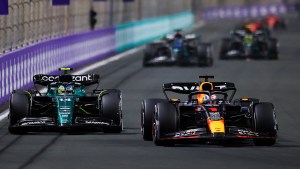 fernando alonso aston martin max verstappen red bull gp arabia saudi jeddah f1