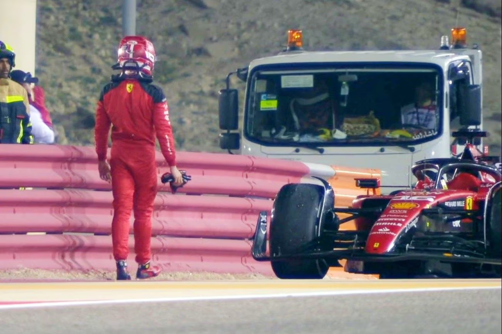 leclerc ritiro Bahrain Ferrari