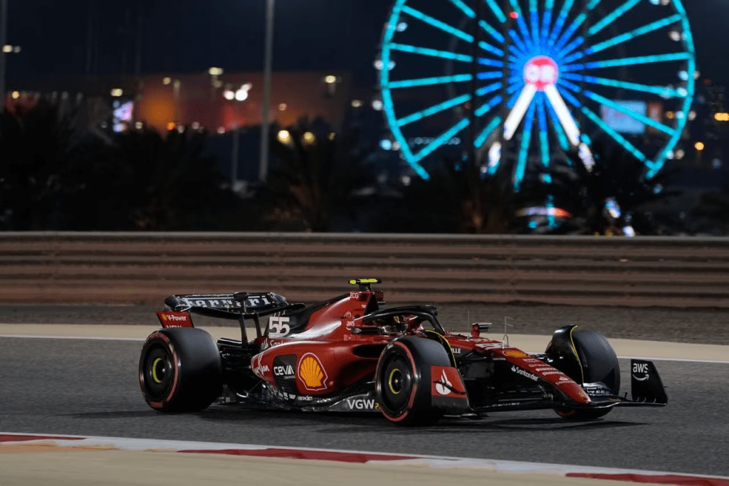 Carlos Sainz e Charles Leclerc hanno spiegato la loro giornata dopo un venerdì dagli umori opposti in casa Ferrari.
