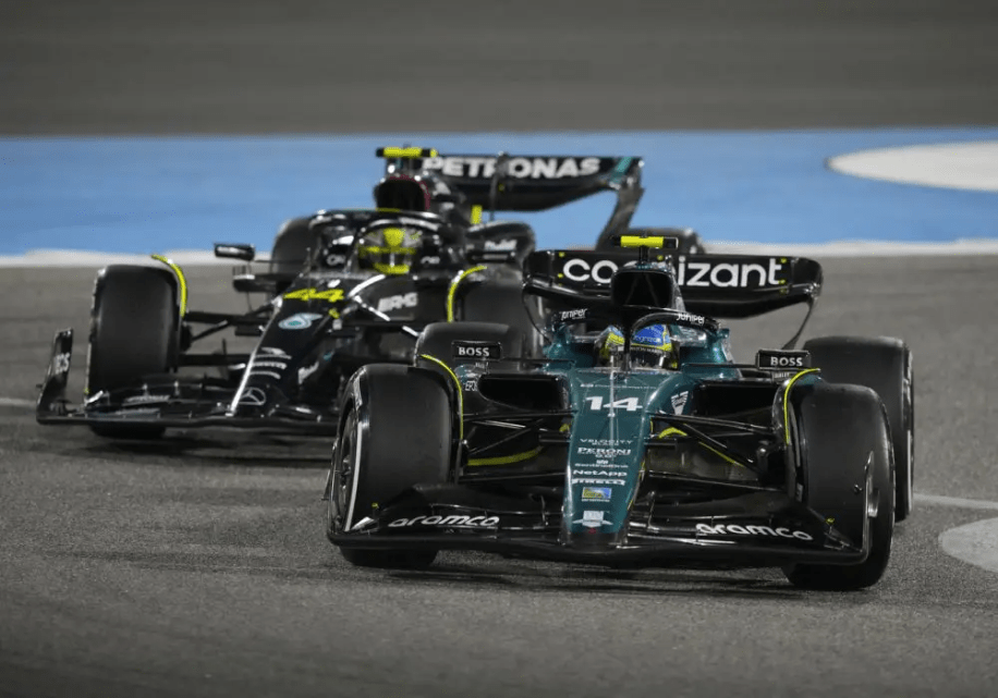 Le pagelle del GP del Bahrain: Verstappen incontenibile, Alonso da urlo!