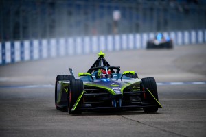 Il clamoroso poleman Robin Frijns