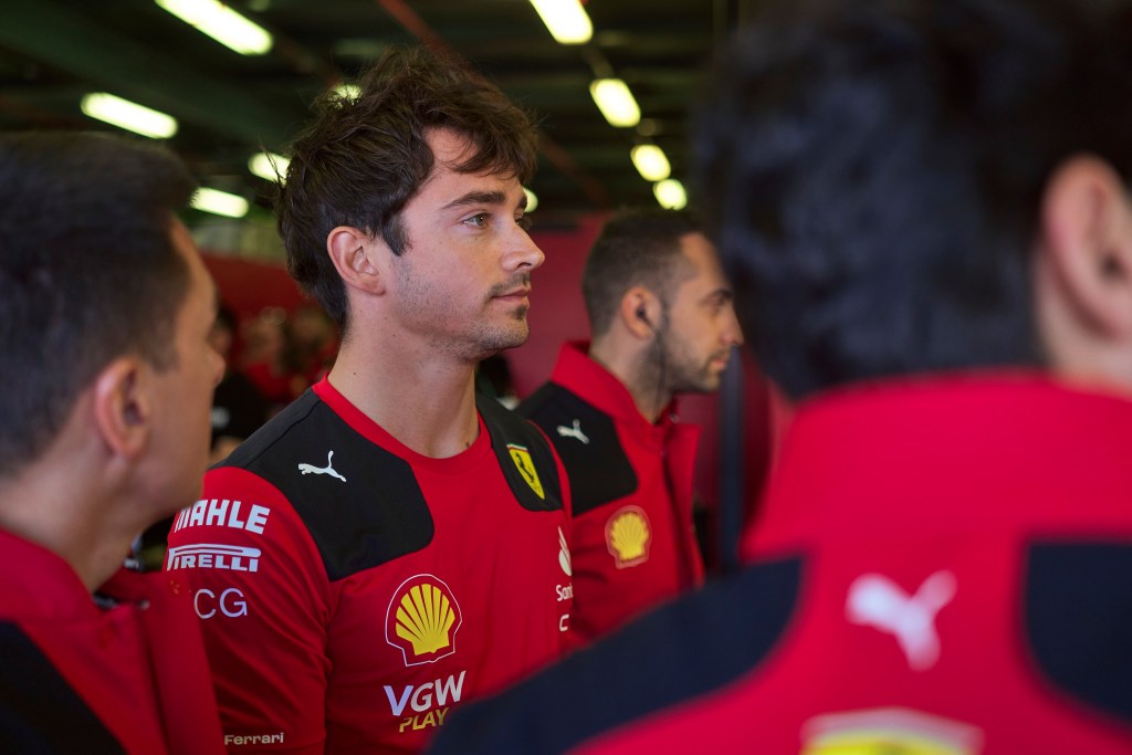 Il team principal della Ferrari commenta l'incidente tra Sainz e Alonso. Secondo Vasseur la FIA ha esagerato. Si trattava di un incidente di gara.
