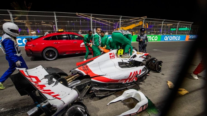 Lo scontro fra i due team principal anima la pausa pre Baku. In casa Haas l'ombra di Schumacher pesa ancora tanto.