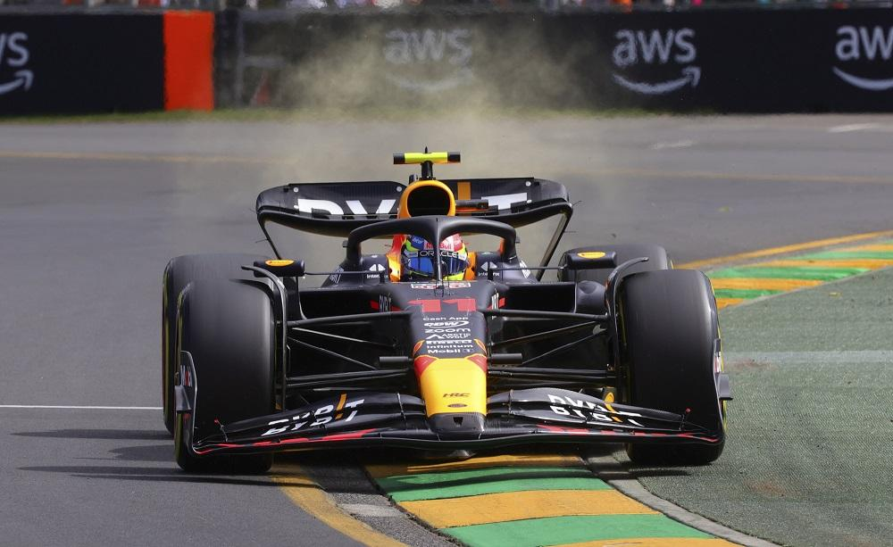 Il GP d'Australia sembra al sicuro a lungo nonostante il caos creato da safety car, bandiere rosse e ripartenze, che esula dalla portata dei promotori della gara.