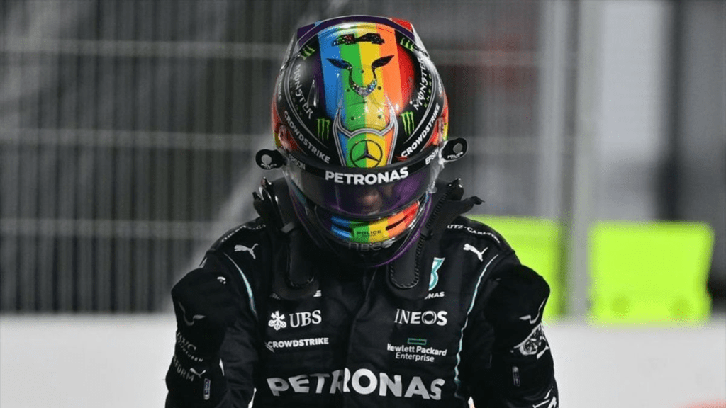 Lewis Hamilton si è impegnato a fondo nella difesa dei diritti umani negli ultimi anni. Ricordando il GP del Qatar del 2021, il pilota della Mercedes ha indicato che continuerà a rivendicare questo genere di cose, qualunque cosa accada.