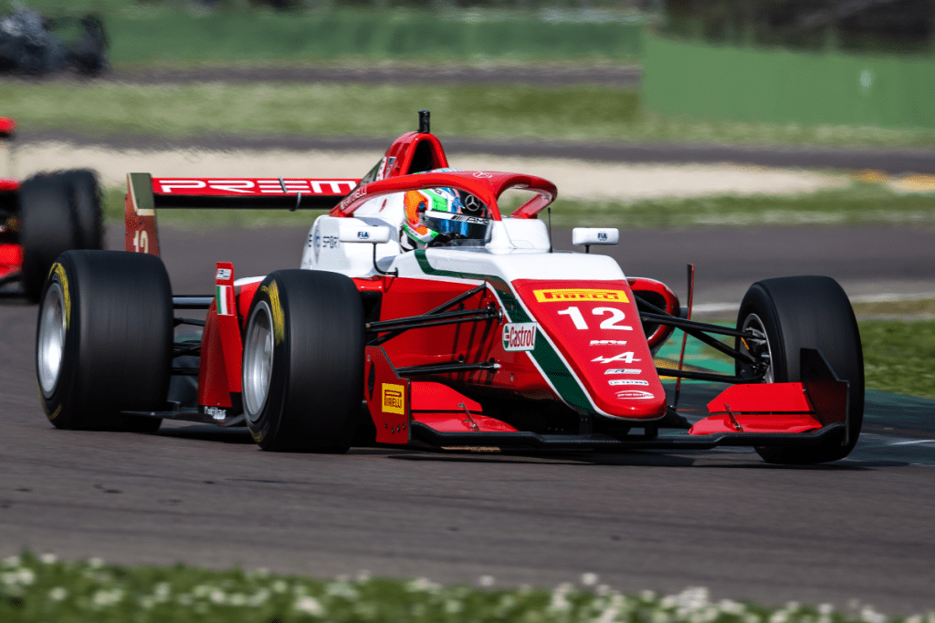 Kas Haverkort ha ottenuto una grande vittoria per Van Amersfoort Racing in una caotica seconda gara del Formula Regional European Championship a Imola.