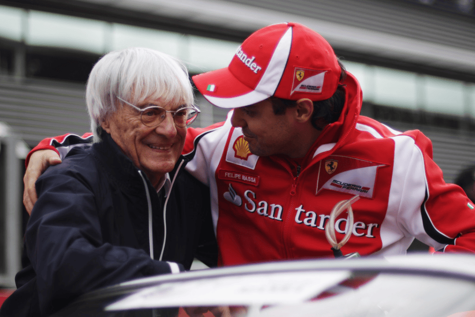 Dopo le dichiarazioni di Bernie Ecclestone, Felipe Massa riunisce un team di legali per cercare di contrastare l'esito del mondiale 2008.