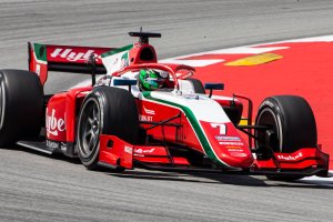 Il poleman della Formula 2 a Monaco Frederik Vesti